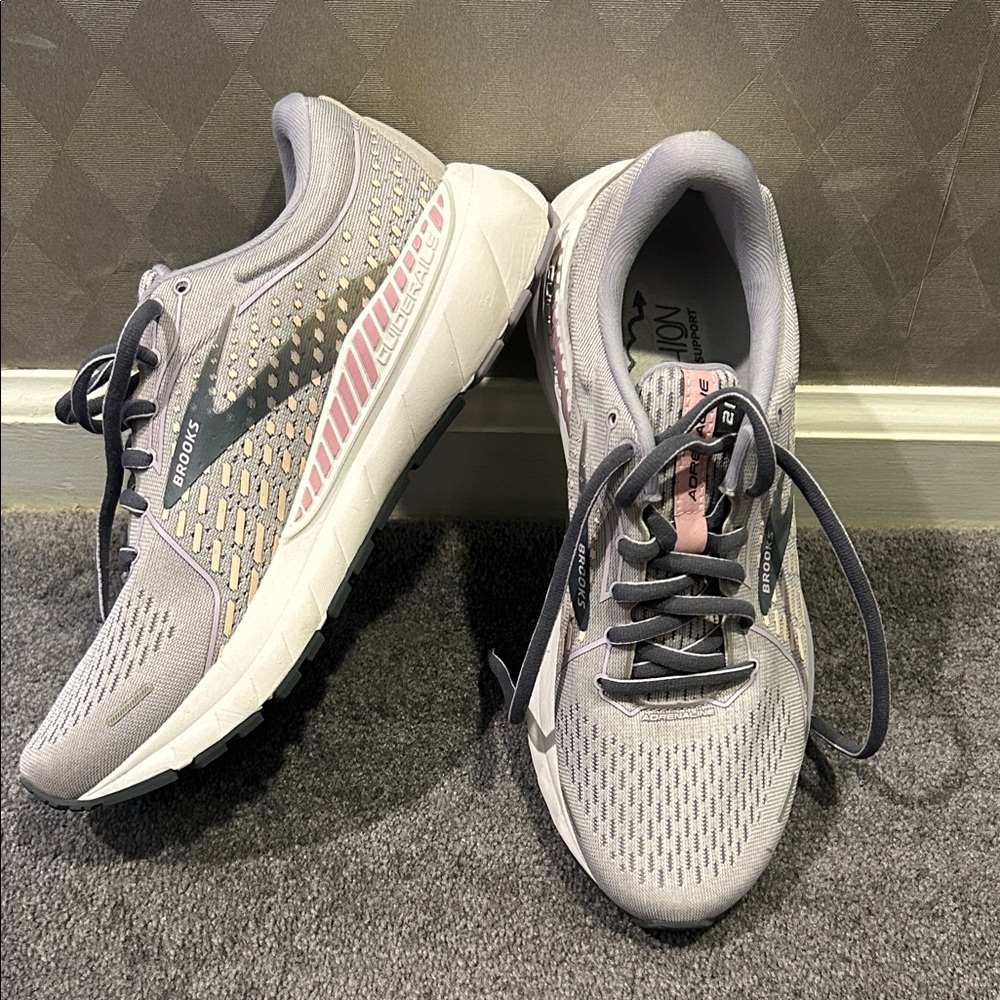 Brooks Women's Gray and Pink Sneakers